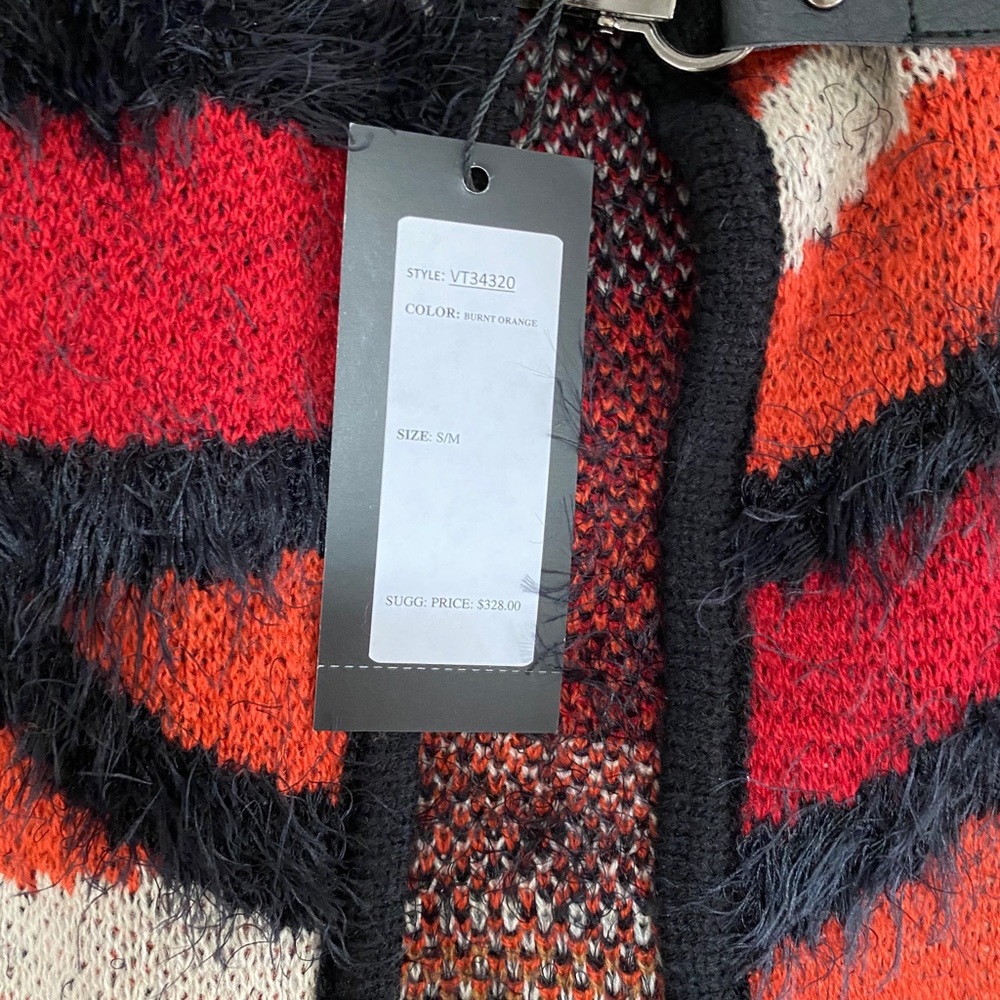 Vertigo Poncho - Picture 3 of 4
